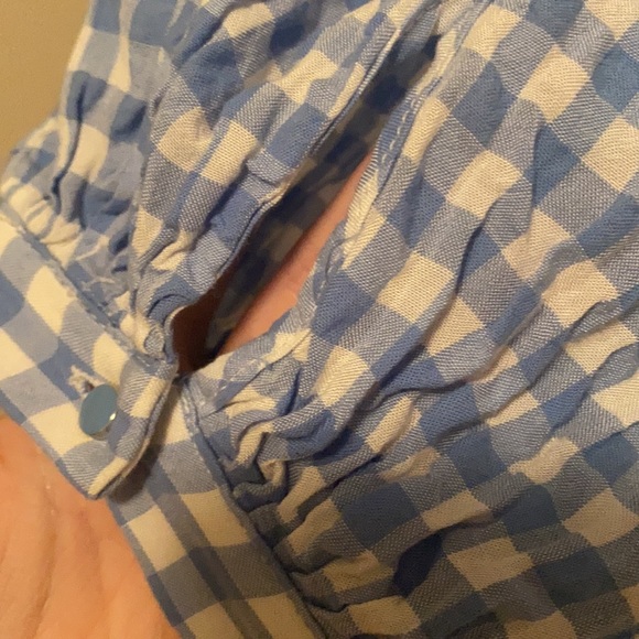 ✨ANY 2 FOR 15 ANY 3 FOR 20✨- Forever21 Off Shoulder Blue and White Gingham Top - Picture 8 of 10